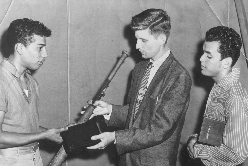 David Wilkerson with New York gangster-convert Nicky Cruz (left)