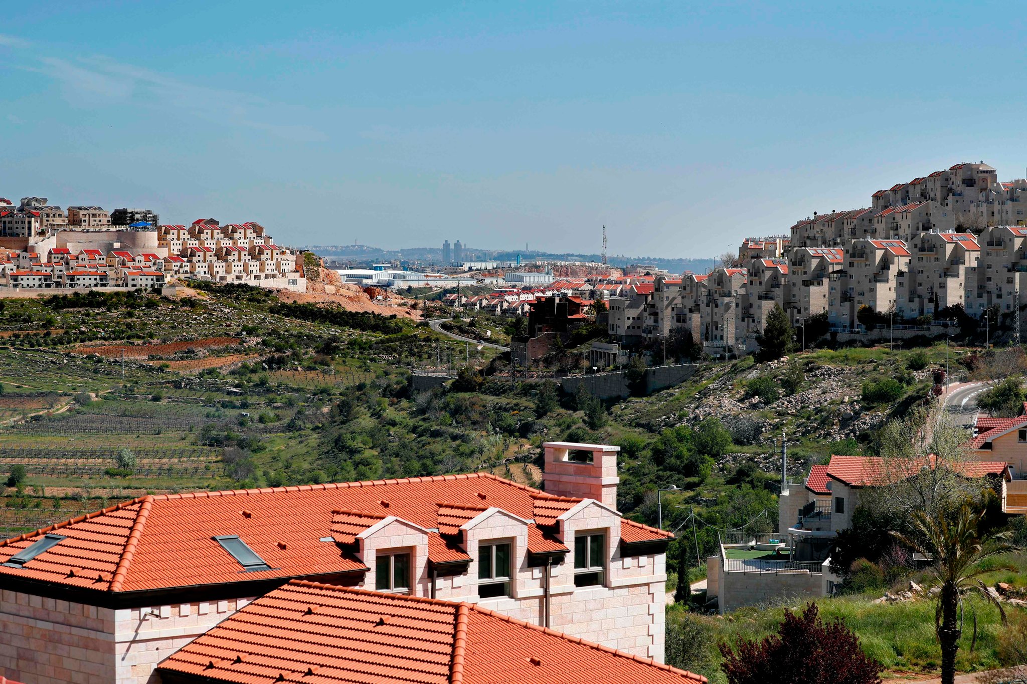 Israeli settletment in West Bank  (nytimes.com)
