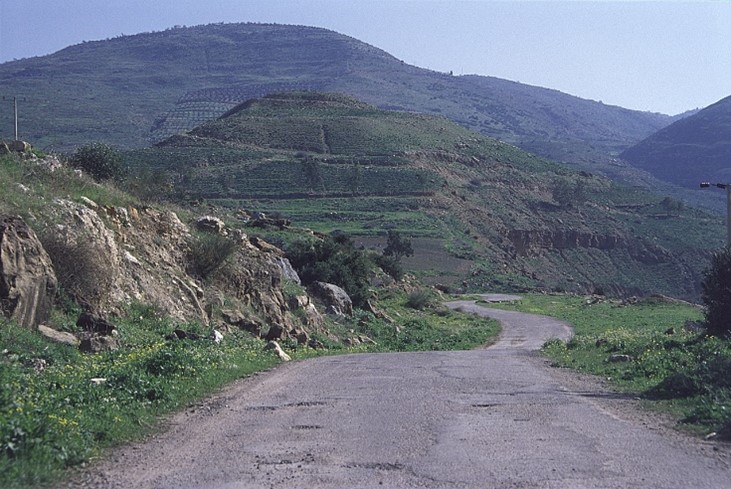 Probable site of Mahanaim, photo credit: E. Refeld, WikiCommons