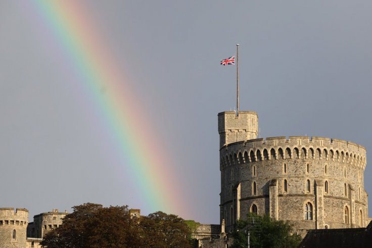Rainbow over windsor castle, Twitter