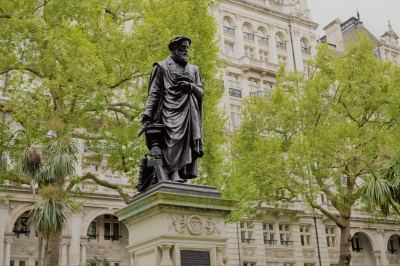 Tyndale surveys the crowds at Victoria Embankment Gardens.